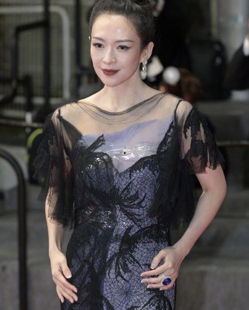 章子怡国外照片,展现东方魅力